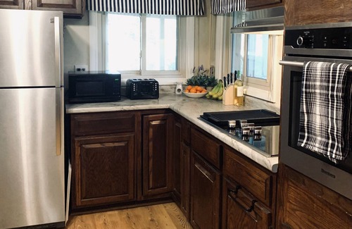 Salem Lakes Casa | Quiet Lakefront Retreat with Pontoon and Paddle Boat to Rent