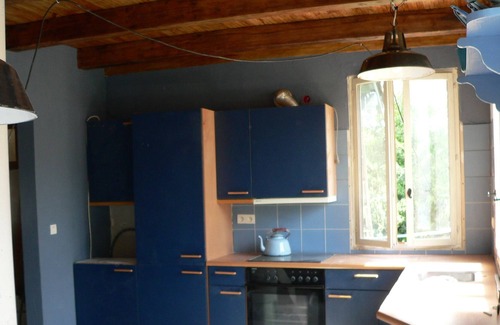Montfermier Casa | Tranquila gran casa de vacaciones independiente para 6 personas con piscina