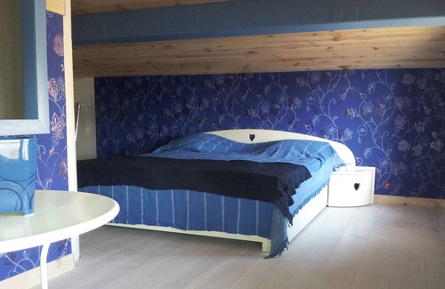 Montfermier Casa | Tranquila gran casa de vacaciones independiente para 6 personas con piscina