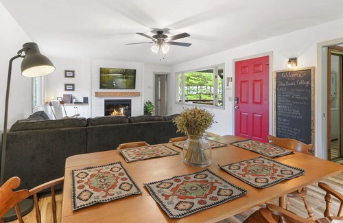 Newland Cabaña | Quiet Linville Land Harbor Home Minutes from Grandfather Mtn and Blue Ridge Pkwy