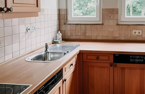 Frohnhausen Apartamento | Quiet living between Essen and Mülheim. BÖEG