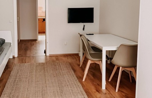 Frohnhausen Apartamento | Quiet living between Essen and Mülheim. BÖEG