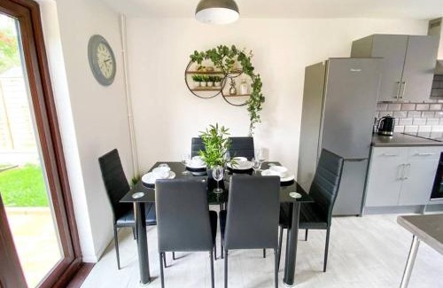 Milton Keynes Casa | Quiet Location next to CMK