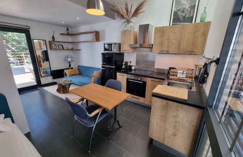 Vassieux - Crepieux Apartamento | Quiet loft with large terrace & covered parking close to Lyon
