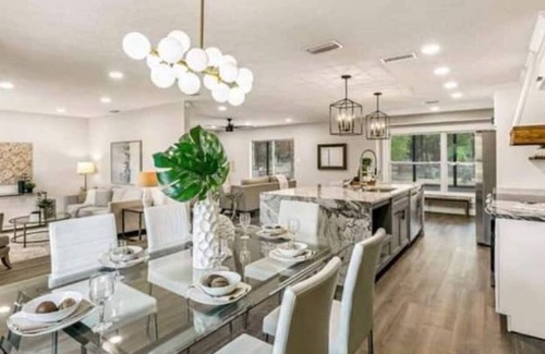 Wesley Chapel Casa | Quiet Luxurious Home / Family Friendly / 8 PPL