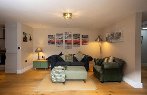 Howlett End Casa | Quiet Luxury Countryside 2 Bedroom Detached Home