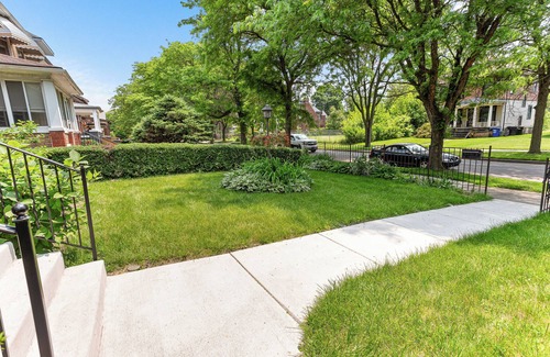 New Center Detroit Casa | Quiet luxury