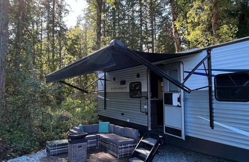 Hockinson Casa | Quiet, majestic views of the Shire in a cozy glamping set up!