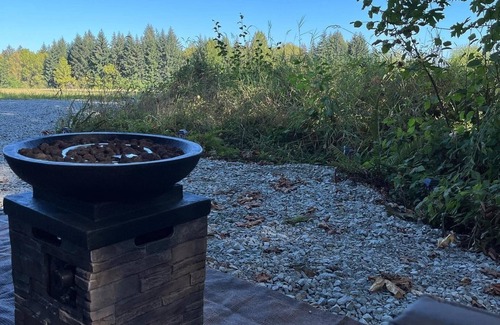 Hockinson Casa | Quiet, majestic views of the Shire in a cozy glamping set up!