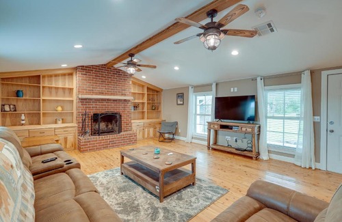 Lawson Casa | Quiet Marion Getaway with Fireplace!