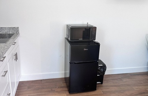 Highland Reserve Apartamento | Quiet Micro-Studio with AC in charming Roseville