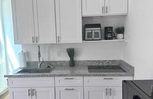 Highland Reserve Apartamento | Quiet Micro-Studio with AC in charming Roseville