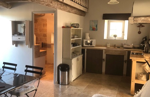 Mane Apartamento | Quiet, modern 4-person gîte in Mane, Provence
