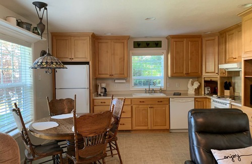 Medford Cabaña | Tranquilo, moderno, Cottage