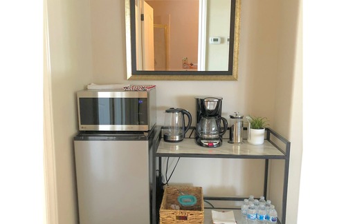 Keene Casa | Quiet Mountain Home, Welcome Business Travelers