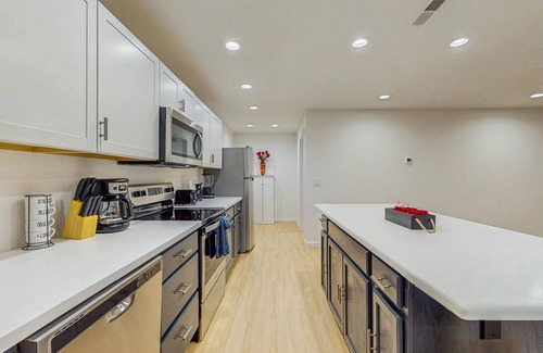 Franklin Apartamento | Quiet mountainside apartment with great views, central air and private W/D