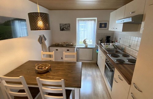 Harleshausen Apartamento | Apartamento tranquilo y natural de 34 m2 en casa con entramado de madera, Kassel-Harleshausen 2 PERSONAS