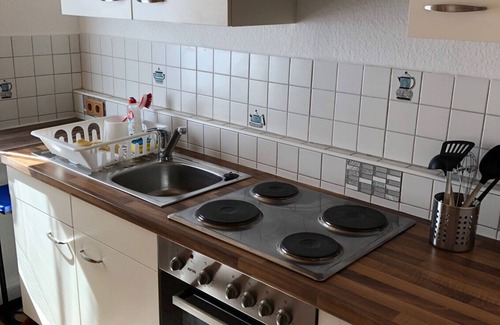 Harleshausen Apartamento | Apartamento tranquilo y natural de 34 m2 en casa con entramado de madera, Kassel-Harleshausen 2 PERSONAS
