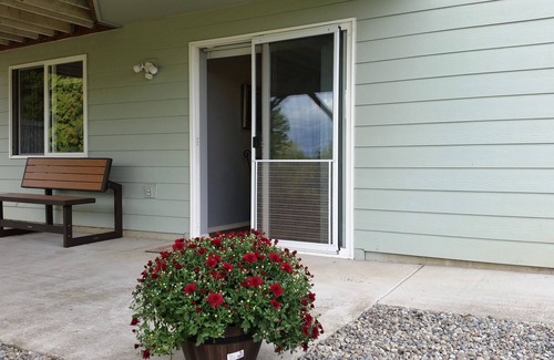 Puyallup Apartamento | Naturaleza tranquila abunda en este lujoso apartamento