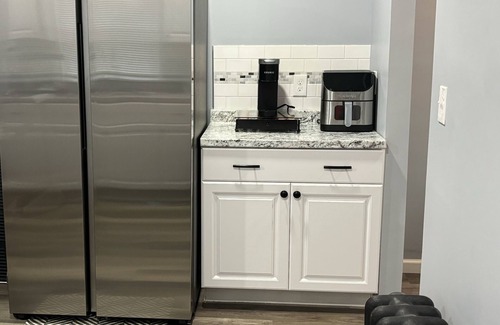 East Longmeadow Casa | Quiet Neighborhood-5BR near Big E, Mass Mutual, Six flags