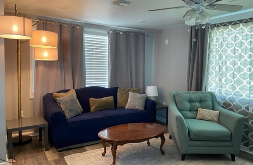 Metairie Casa | Quiet Neighborhood with quick acess to everything you need