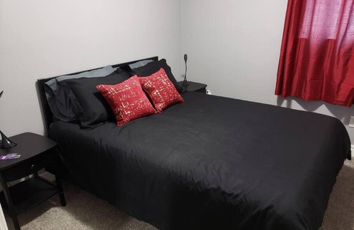 Mayerthorpe Apartamento | Quiet new 3 bdrm house near Whitecourt No pets.