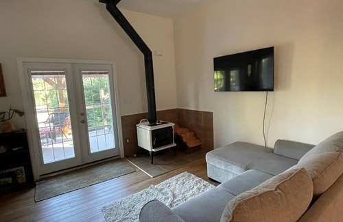 Regional District of Nanaimo Cabina | Quiet north nanaimo cabin steps to all amenities
