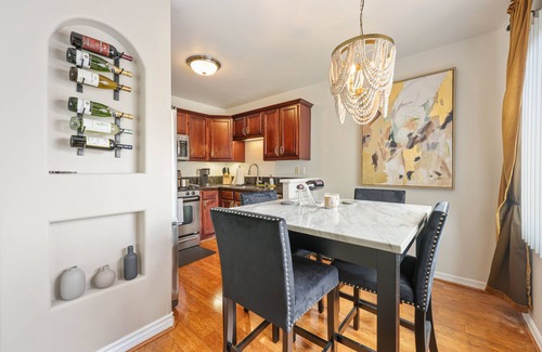University Heights Condominio | Beautifully 2 bedroom/2 bathroom Condo in the heart of North Park.