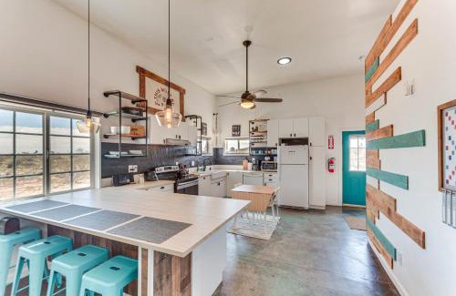 Landers Casa | Quiet Oasis with Hot Tub 21 Mi to Joshua Tree!