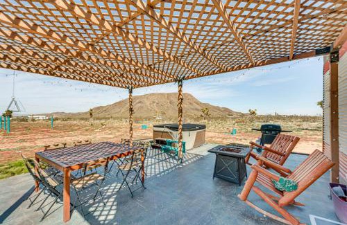 Landers Casa | Quiet Oasis with Hot Tub 21 Mi to Joshua Tree!