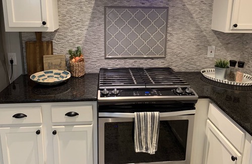 Mountainview Casa | Quiet peaceful 2600sf remodeled 3/2 with 3 living areas, trees and huge porch.