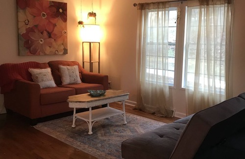 Ironto Casa | Quiet & Peaceful 3 Bedroom Home Among The Trees