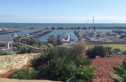 Two Rocks Casa | Quiet, Pet-Friendly Beach Retreat - 2 Minutes walk to the Beach.
