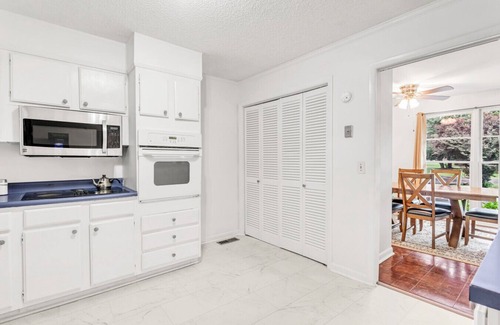 Franklin Casa | Quiet Pet-Friendly Spot Near It All!