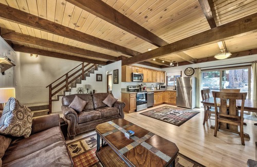 Pioneer Trail Chalet De Esquí | Quiet Pines Chalet - Remodel 3BR + Loft BBQ Games