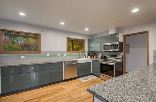West Haven-Sylvan Casa | Lugar tranquilo en el Parque, 5bdrm / 3bth