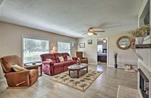 Crescent City Casa | Quiet Pomona Park Rural Home Near St Johns River!