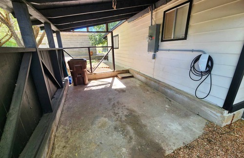 Orderville Cabaña | Quiet Private Cottage near ZION - Pet-Friendly ~ Tesla/ EV Charger