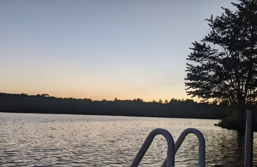 Highlands East Cabaña | Quiet, private lake getaway in Haliburton County - Loon Call Landing