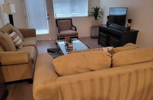 Brentwood Apartamento | Quiet Private one Bedroom One Bathroom