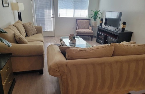 Brentwood Apartamento | Quiet Private one Bedroom One Bathroom