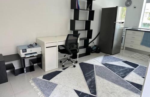 Busby Apartamento | Quiet, private studio 1 double bed and extra matress