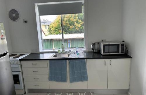 Busby Apartamento | Quiet, private studio 1 double bed and extra matress