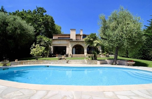 Le Rouret Villa | Villa provenzal cerca de Niza y Cannes para 12 personas.