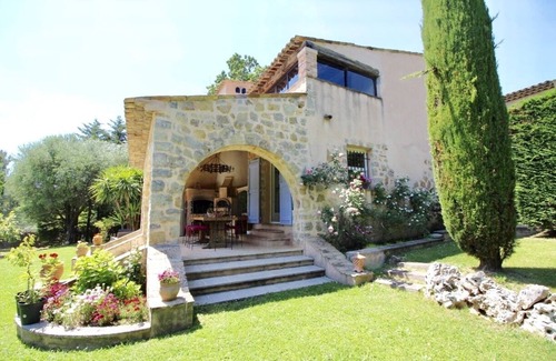 Le Rouret Villa | Villa provenzal cerca de Niza y Cannes para 12 personas.