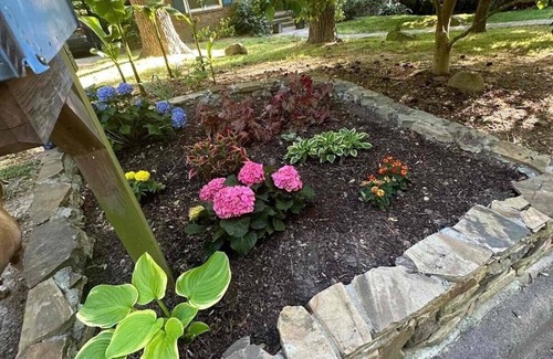 Chapel Hill Apartamento | Quiet, quaint 2 bedroom 2 bath upstairs apartment 3.5 miles from UNC