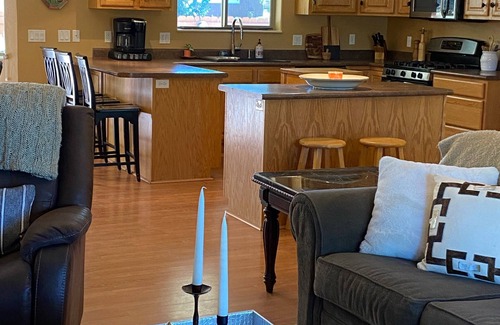 Montrose Casa | Quiet rancher at end of Cul De Sac - within minutes of all Montrose has to offer