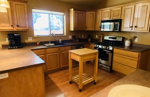 Montrose Casa | Quiet rancher at end of Cul De Sac - within minutes of all Montrose has to offer