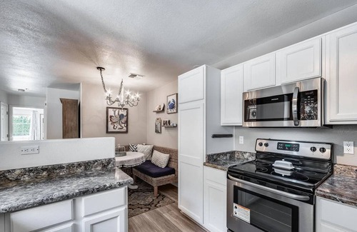 La Jolla Village Condominio | Quiet & Relaxing Townhouse