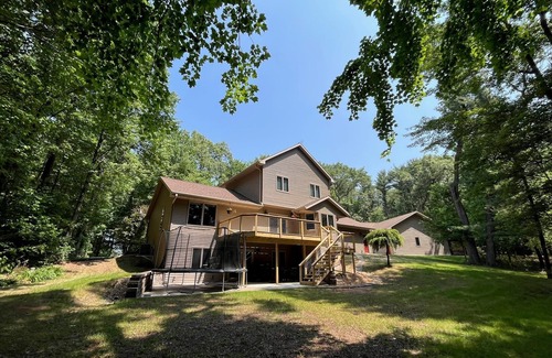 New London Casa | Quiet relaxing wooded property.